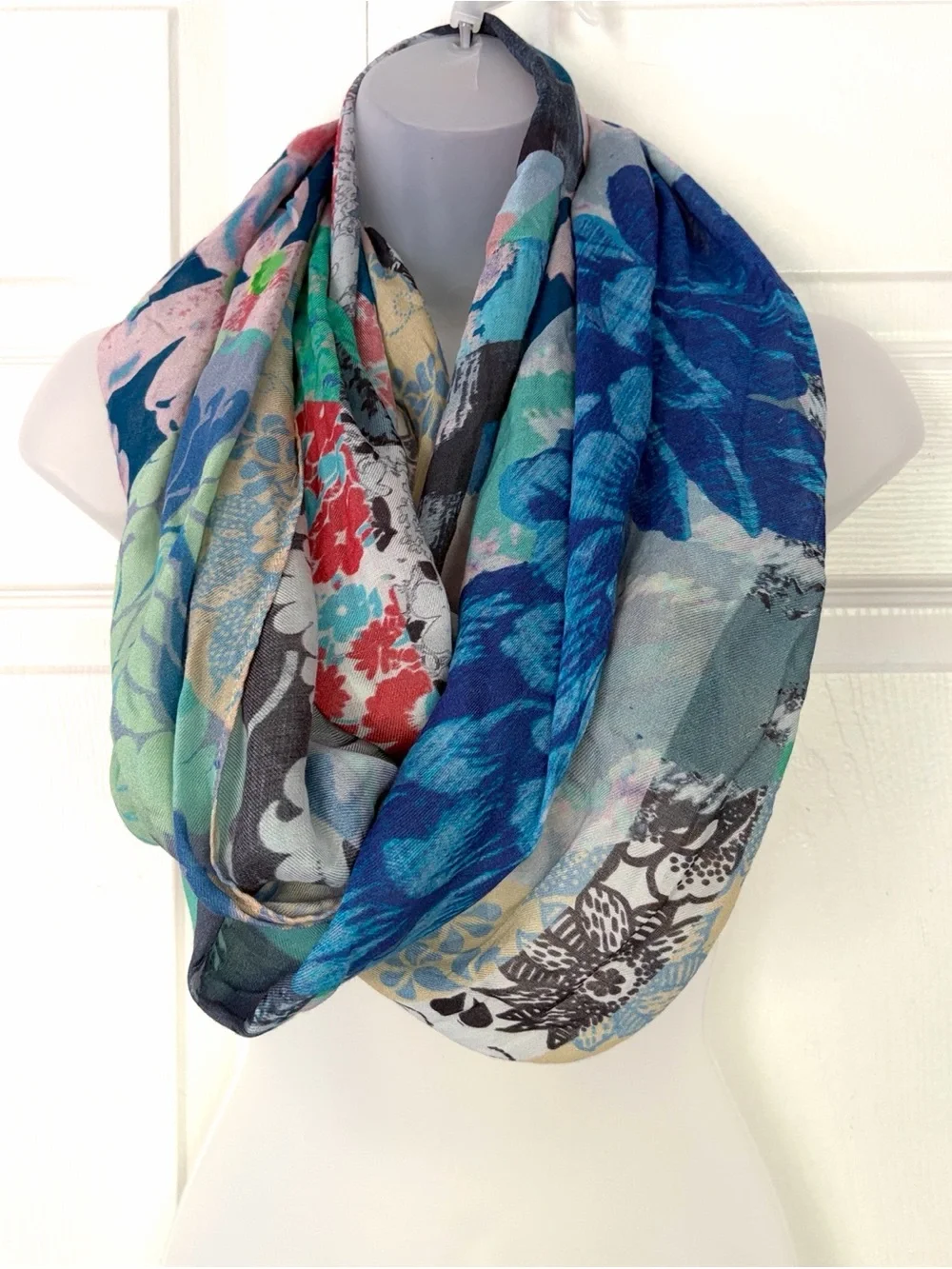Anthropologie Susannagh Grogan Infinity Scarf Cashmere Bland Patchwork Floral